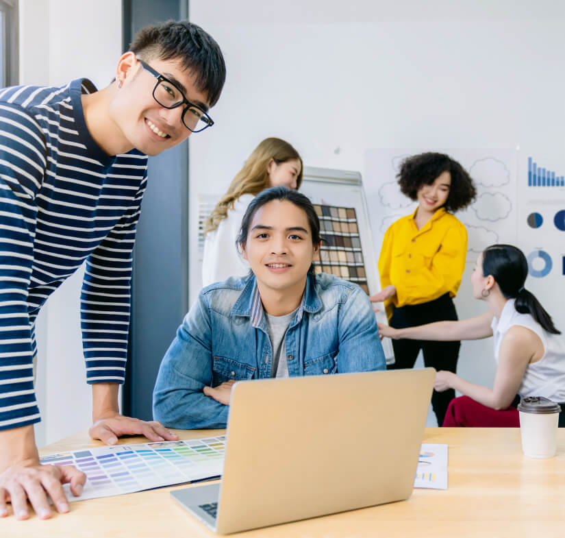How to choose an outsource accounting firm? 2 choose us
